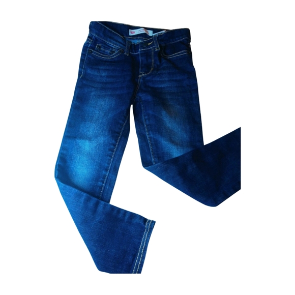 Girl's Gently worn dark wash Levi's Performance 710 supper skinny stylish jeans - Picture 3 of 13